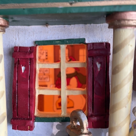 Kurt Adler North Santa’s North Pole Station Lights Up - Picture 9 of 16